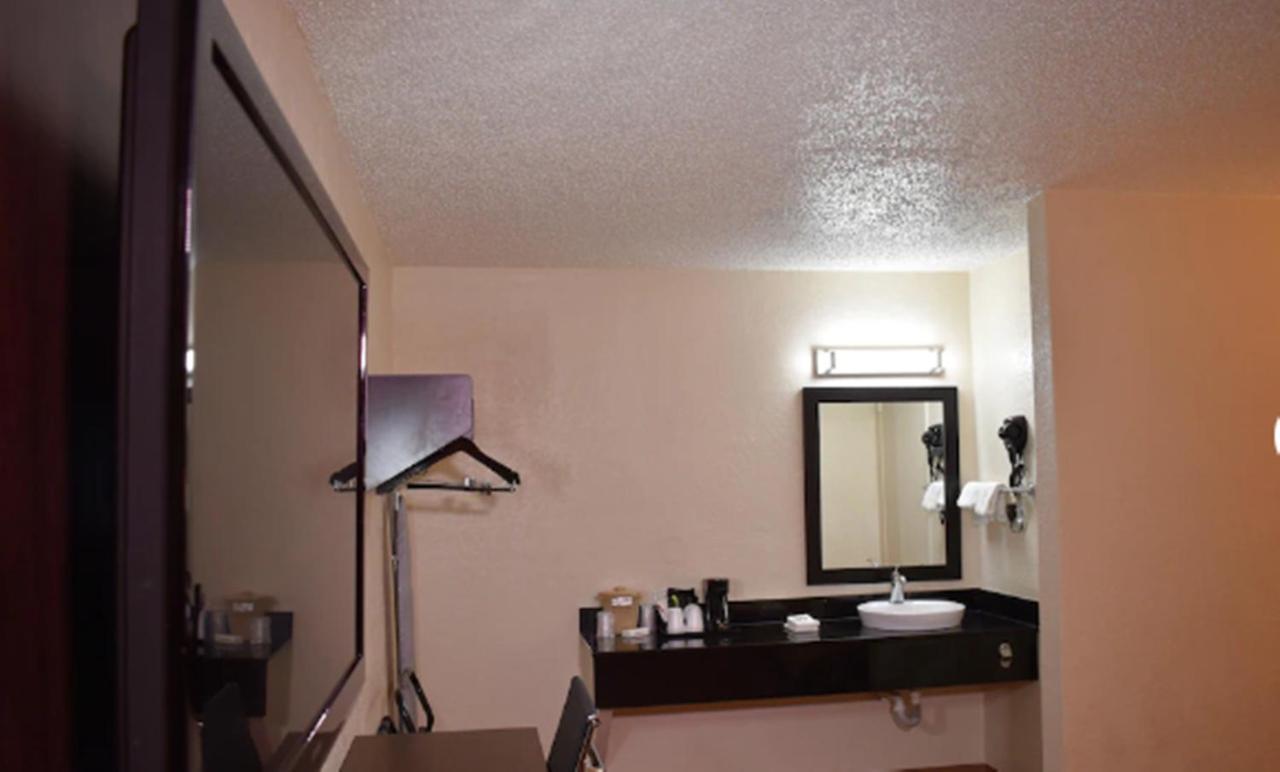 Red Roof Inn San Antonio Northeast - Rittiman Rd Εξωτερικό φωτογραφία