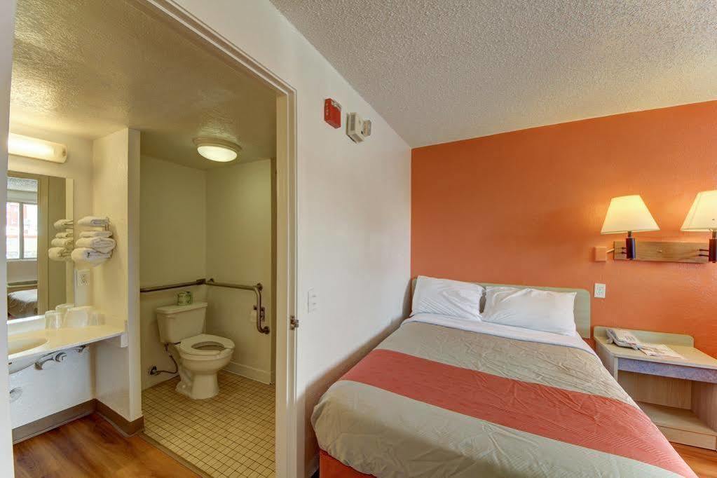 Red Roof Inn San Antonio Northeast - Rittiman Rd Εξωτερικό φωτογραφία