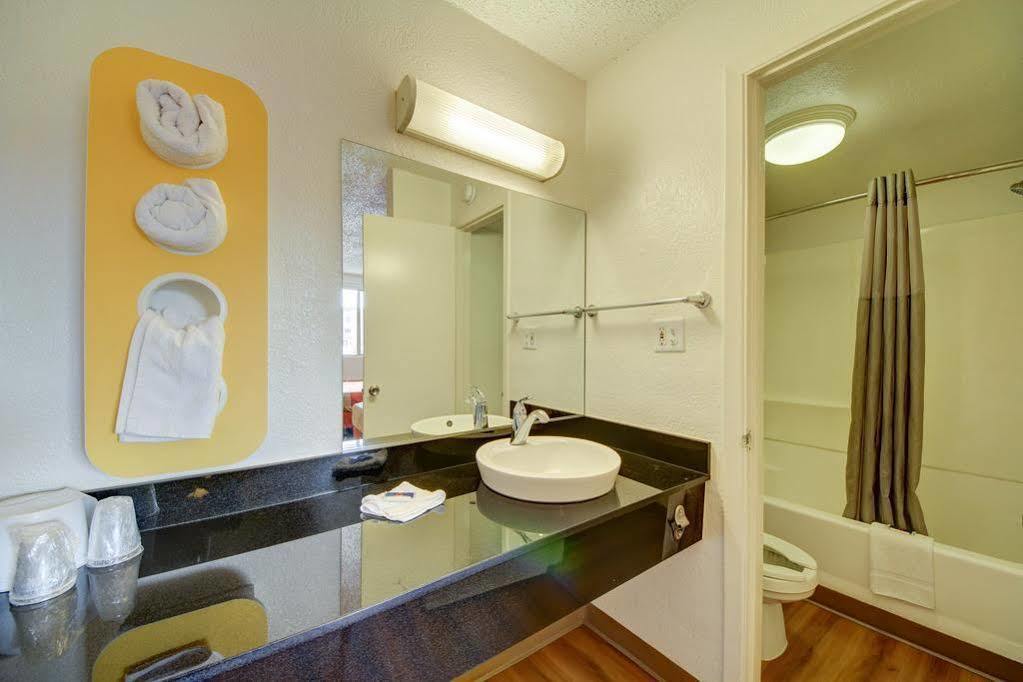 Red Roof Inn San Antonio Northeast - Rittiman Rd Εξωτερικό φωτογραφία