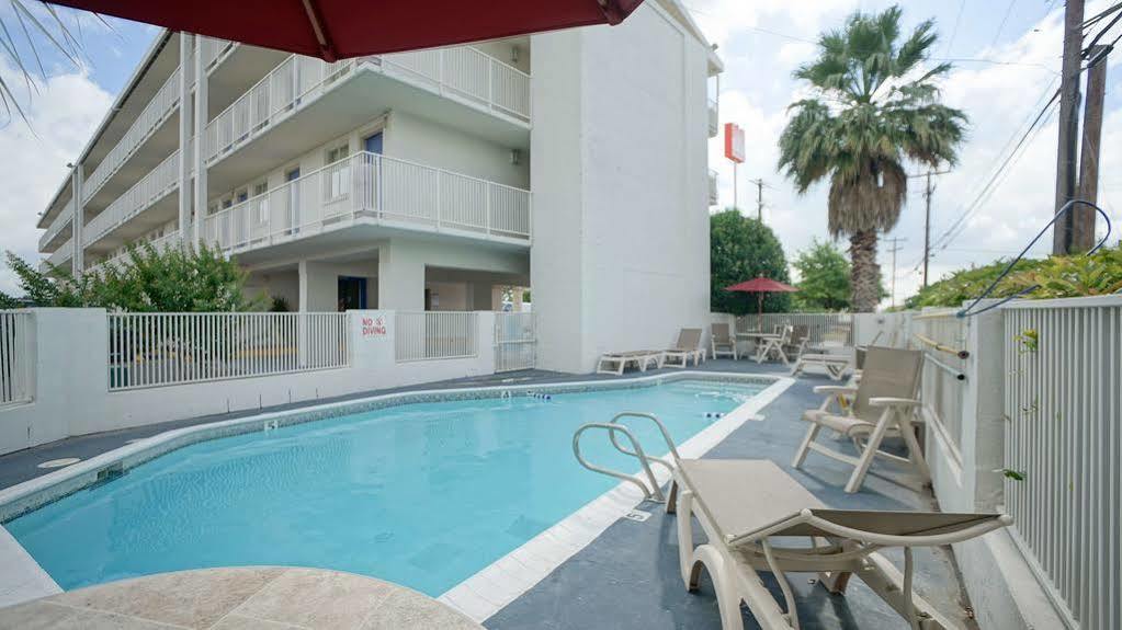 Red Roof Inn San Antonio Northeast - Rittiman Rd Εξωτερικό φωτογραφία