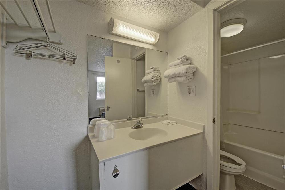 Red Roof Inn San Antonio Northeast - Rittiman Rd Δωμάτιο φωτογραφία